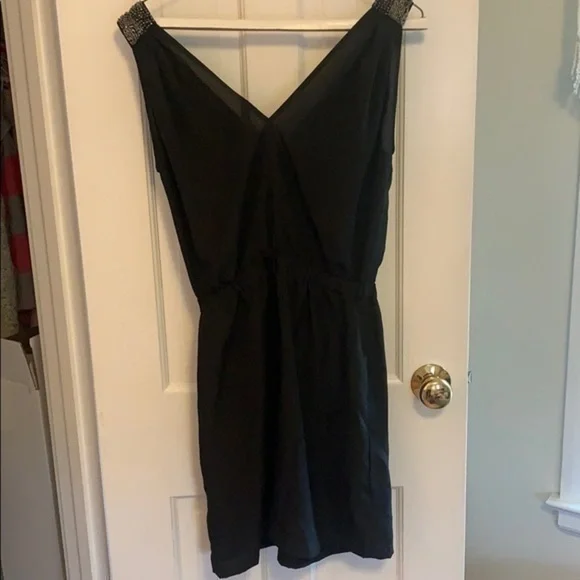 Eight sixty sequin shoulder dress - Picture 4 of 8